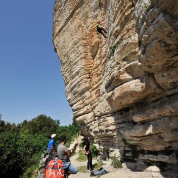 Monteleone Rocca Doria, arrampicata (foto Ivo Piras)