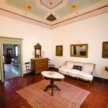 Padria, Casa Piras. Salotto con soffitto affrescato. (foto Angelo Marras)