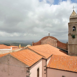 Villanova Monteleone, chiesa di San Leonardo. Campanile. (foto Ivo Piras)